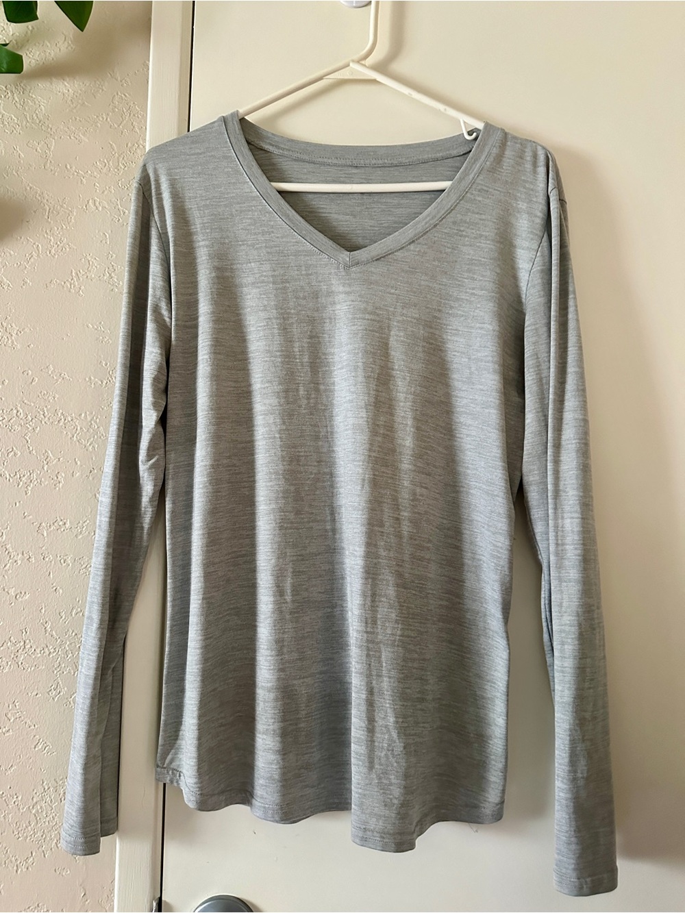 Danskin/ Long Sleeve TeeTop, Large, Gray